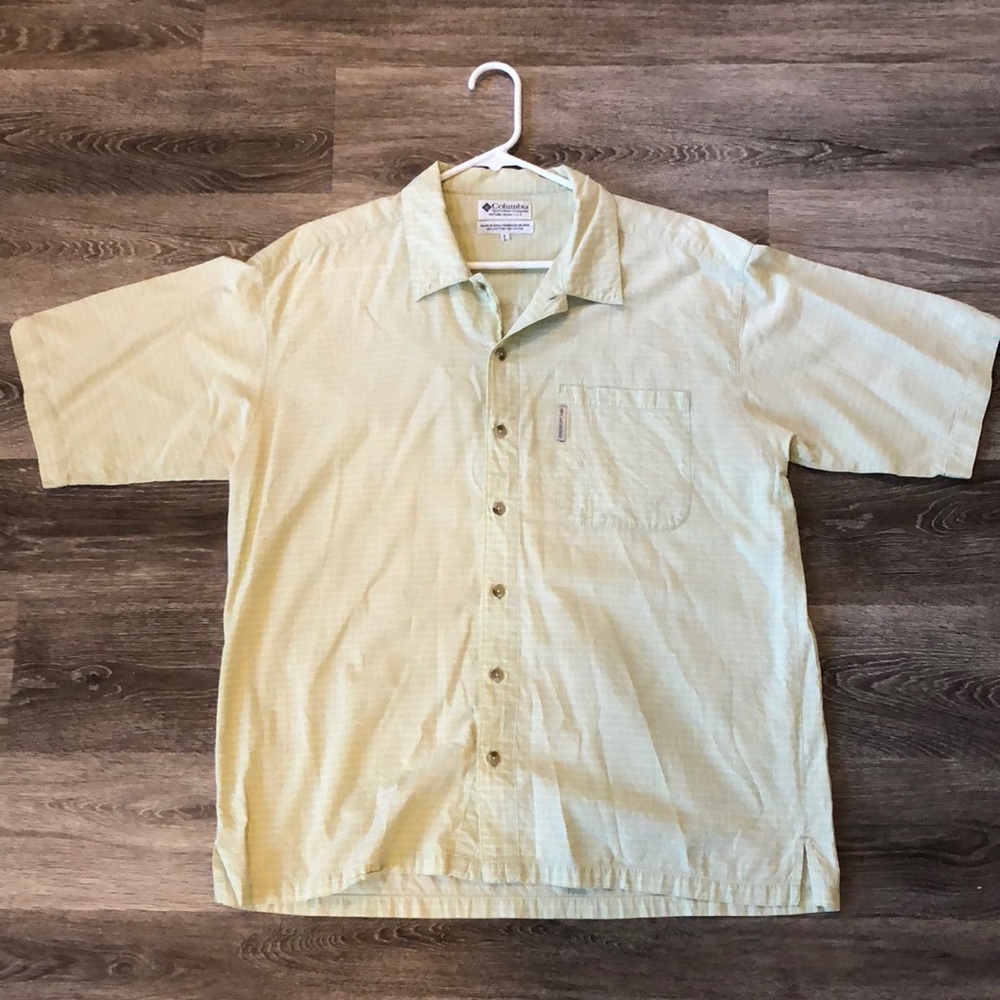 Columbia shirt sleeve button-down shirt